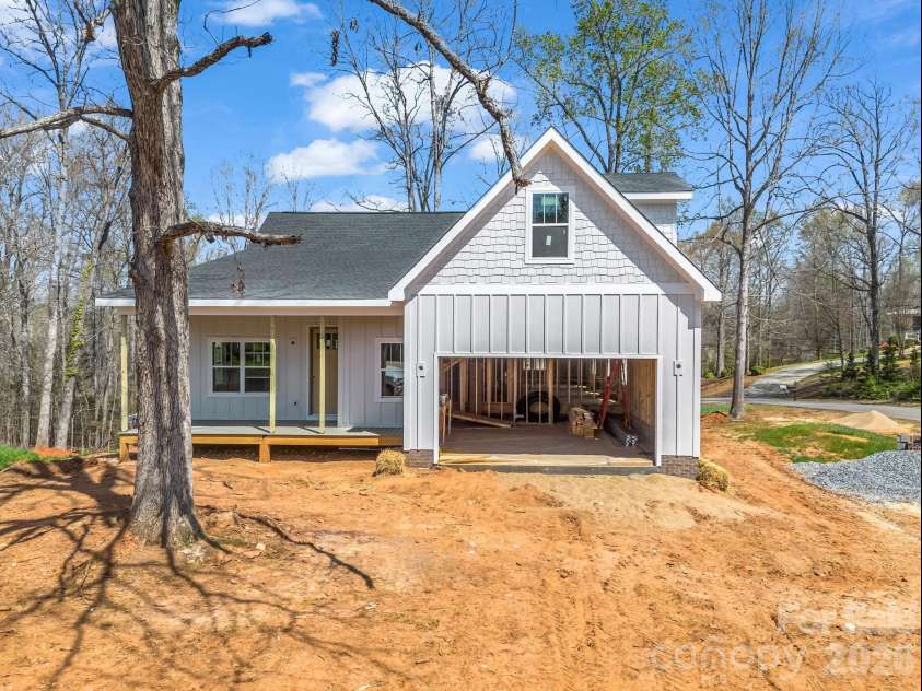 285 Woodridge Drive, Rutherfordton, NC 28139.  MLS# CAR4364199, YatesRealty ID 15589. 