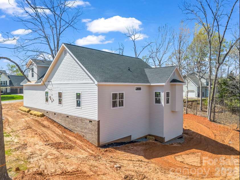 285 Woodridge Drive, Rutherfordton, NC 28139.  MLS# CAR4364199, YatesRealty ID 15589. 