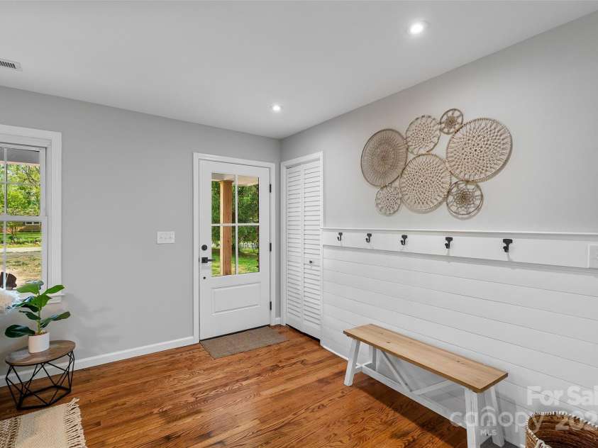 75 White Pine Drive, Fletcher, NC 28732.  MLS# CAR4251486, YatesRealty ID 15590. Entry Way