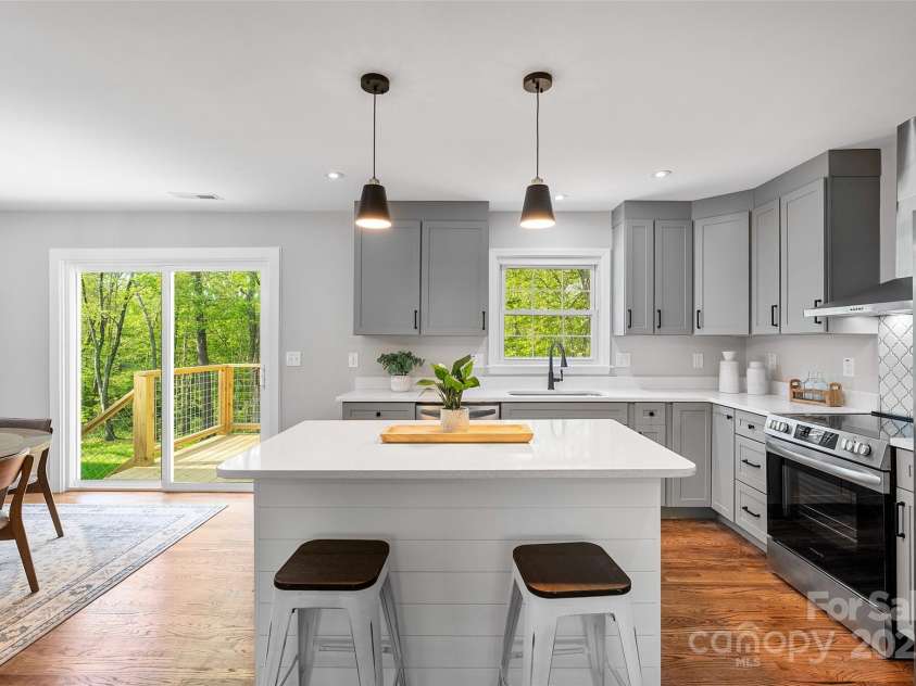 75 White Pine Drive, Fletcher, NC 28732.  MLS# CAR4251486, YatesRealty ID 15590. Kitchen