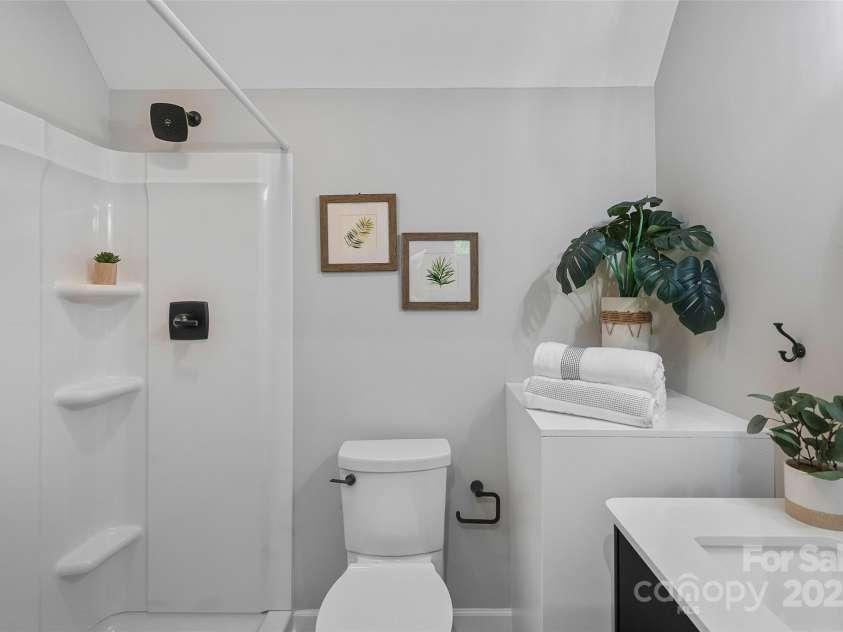 75 White Pine Drive, Fletcher, NC 28732.  MLS# CAR4251486, YatesRealty ID 15590. Lower Level full bathroom