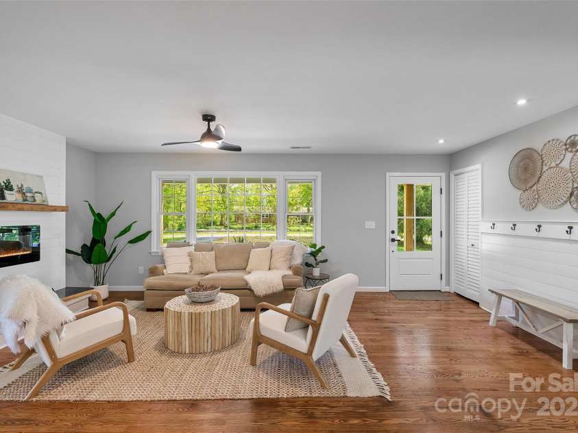 75 White Pine Drive, Fletcher, NC 28732.  MLS# CAR4251486, YatesRealty ID 15590. Main Living Area