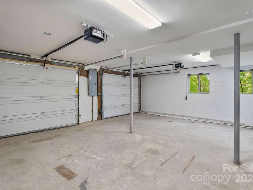 75 White Pine Drive, Fletcher, NC 28732.  MLS# CAR4251486, YatesRealty ID 15590. Oversized 2 car garage