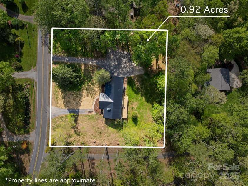 75 White Pine Drive, Fletcher, NC 28732.  MLS# CAR4251486, YatesRealty ID 15590. Property Lines for .97 Acres