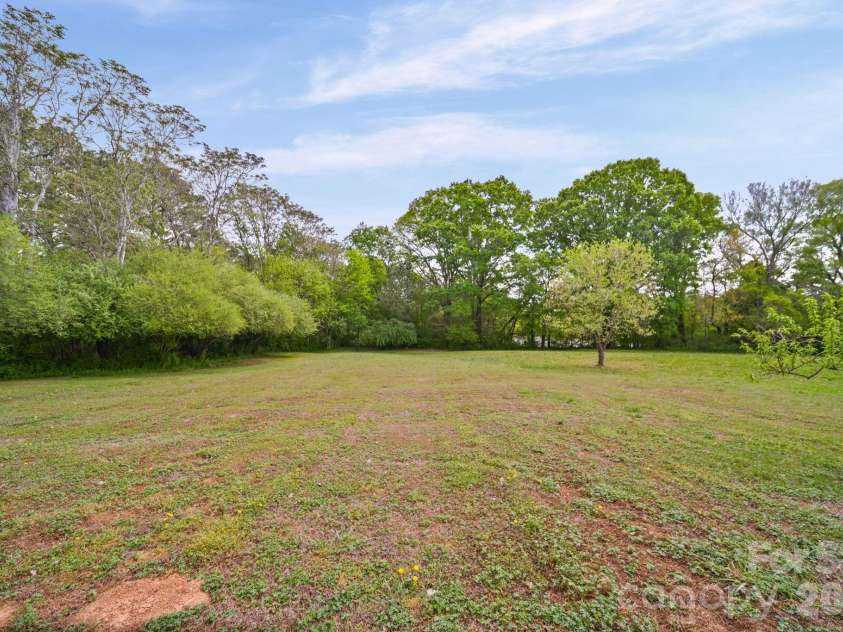 8592 Amanda Lane, Norwood, NC 28128.  MLS# CAR4368057, YatesRealty ID 15590. 