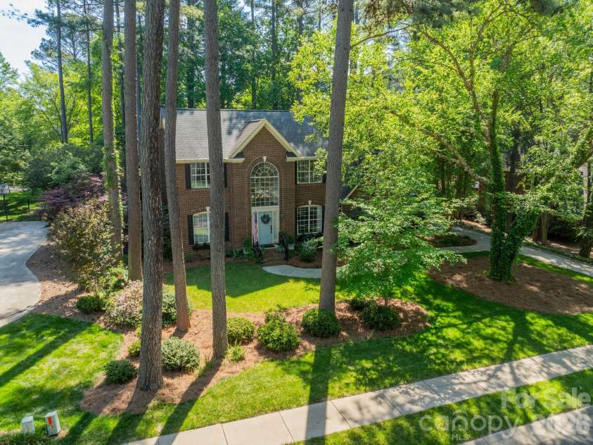 109 Lake Pine Road, Mooresville, NC 28117.  MLS# CAR4370847, YatesRealty ID 15591. 