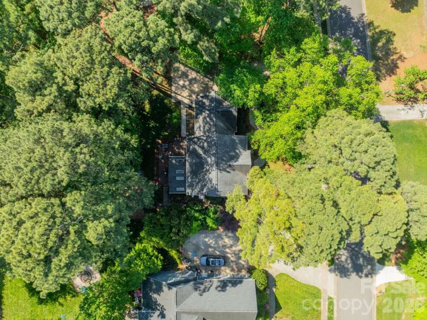 109 Lake Pine Road, Mooresville, NC 28117.  MLS# CAR4370847, YatesRealty ID 15591. 