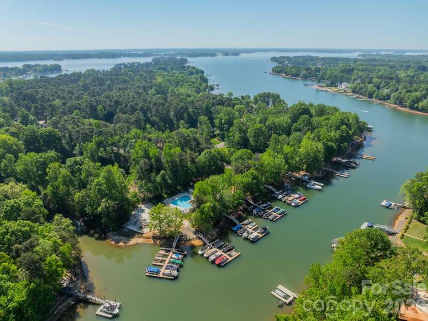 109 Lake Pine Road, Mooresville, NC 28117.  MLS# CAR4370847, YatesRealty ID 15591. 