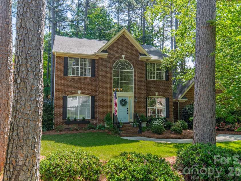 109 Lake Pine Road, Mooresville, NC 28117.  MLS# CAR4370847, YatesRealty ID 15591. 
