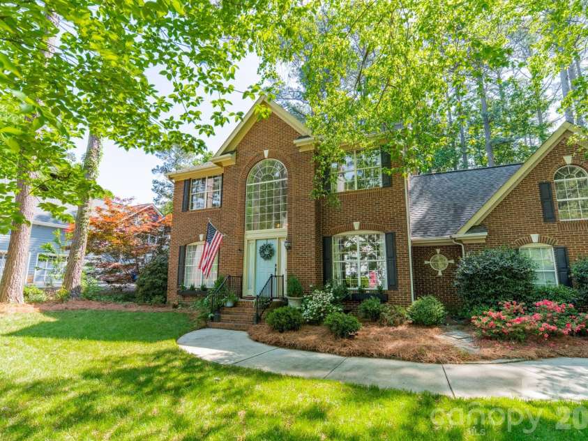 109 Lake Pine Road, Mooresville, NC 28117.  MLS# CAR4370847, YatesRealty ID 15591. 