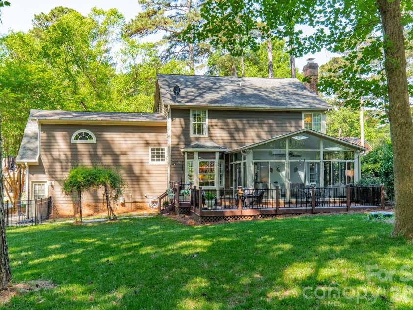 109 Lake Pine Road, Mooresville, NC 28117.  MLS# CAR4370847, YatesRealty ID 15591. 