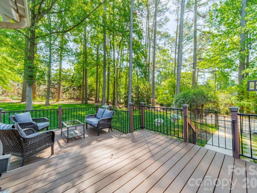 109 Lake Pine Road, Mooresville, NC 28117.  MLS# CAR4370847, YatesRealty ID 15591. 
