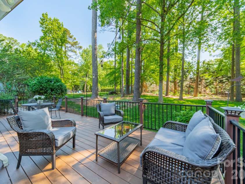 109 Lake Pine Road, Mooresville, NC 28117.  MLS# CAR4370847, YatesRealty ID 15591. 