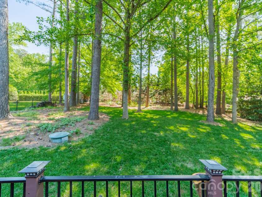 109 Lake Pine Road, Mooresville, NC 28117.  MLS# CAR4370847, YatesRealty ID 15591. 