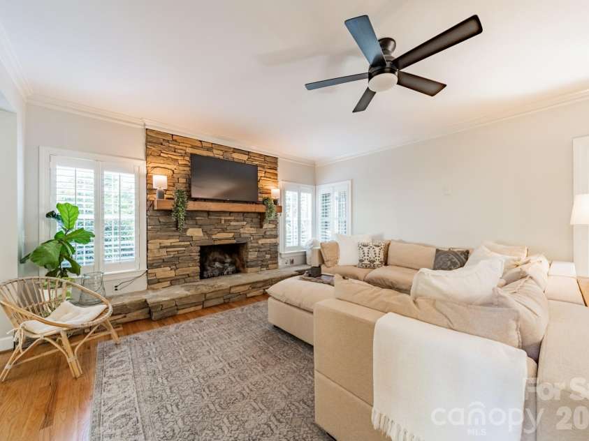 109 Lake Pine Road, Mooresville, NC 28117.  MLS# CAR4370847, YatesRealty ID 15591. 
