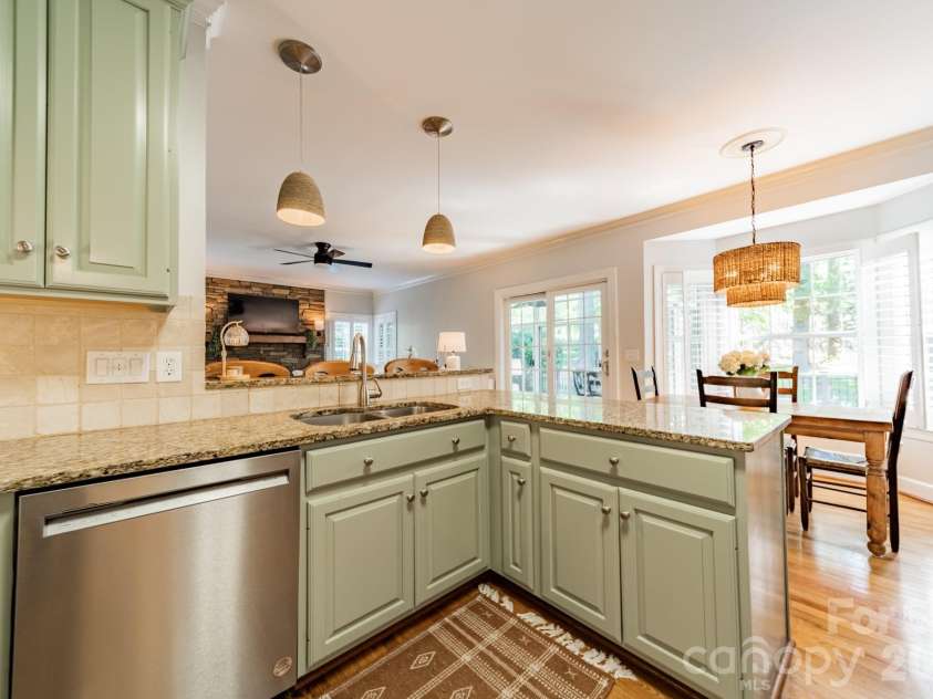109 Lake Pine Road, Mooresville, NC 28117.  MLS# CAR4370847, YatesRealty ID 15591. 