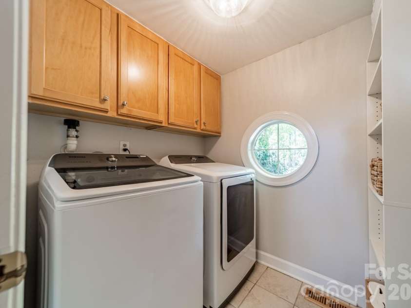 109 Lake Pine Road, Mooresville, NC 28117.  MLS# CAR4370847, YatesRealty ID 15591. 