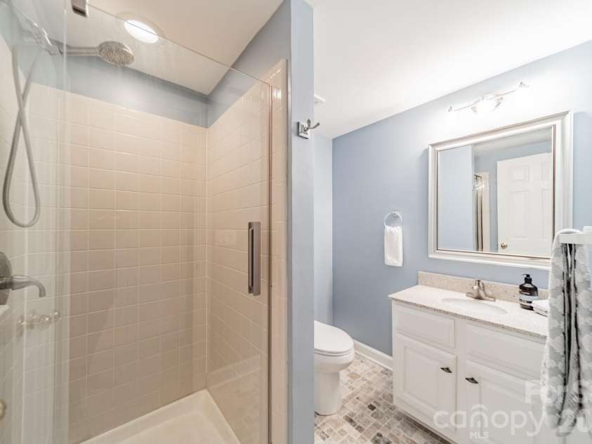 109 Lake Pine Road, Mooresville, NC 28117.  MLS# CAR4370847, YatesRealty ID 15591. 