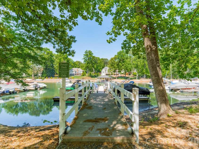109 Lake Pine Road, Mooresville, NC 28117.  MLS# CAR4370847, YatesRealty ID 15591. 