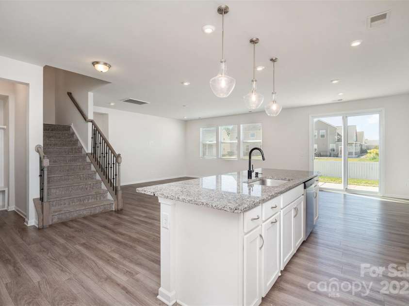 2021 Boynton Street, Charlotte, NC 28269.  MLS# CAR4254961, YatesRealty ID 15593. 