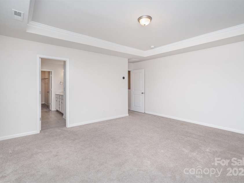 2021 Boynton Street, Charlotte, NC 28269.  MLS# CAR4254961, YatesRealty ID 15593. 