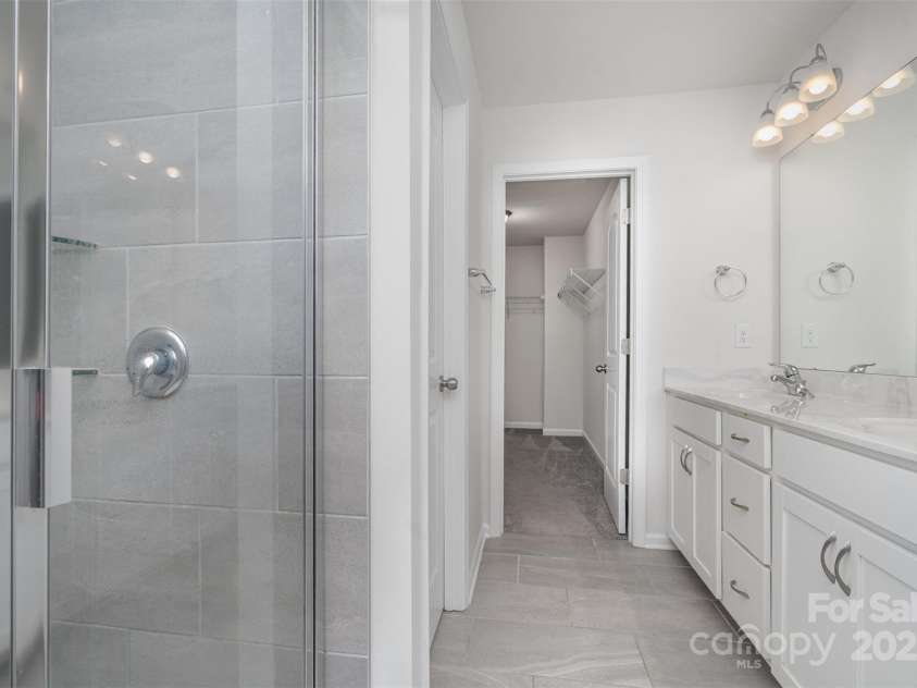 2021 Boynton Street, Charlotte, NC 28269.  MLS# CAR4254961, YatesRealty ID 15593. 