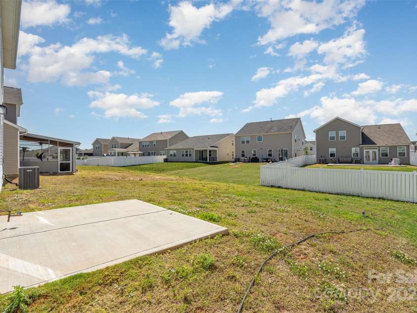 2021 Boynton Street, Charlotte, NC 28269.  MLS# CAR4254961, YatesRealty ID 15593. 