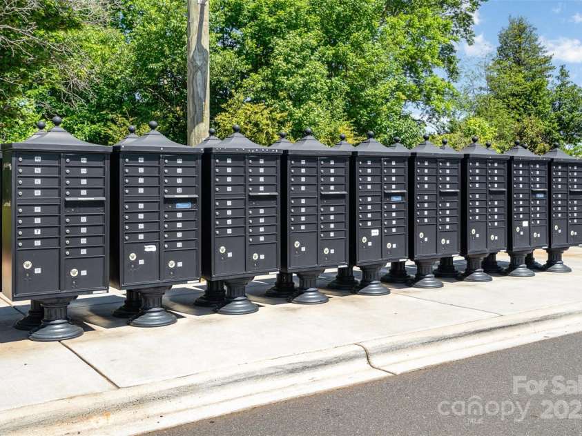 2021 Boynton Street, Charlotte, NC 28269.  MLS# CAR4254961, YatesRealty ID 15593. 