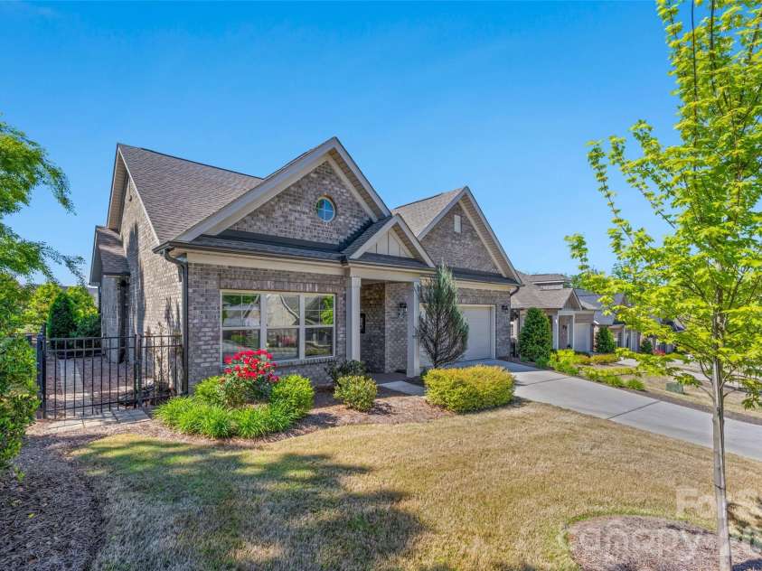 935 Stone Village Drive, Tega Cay, SC 29708.  MLS# CAR4370800, YatesRealty ID 15593. 