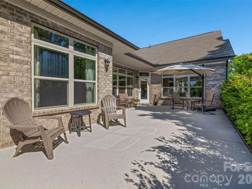 935 Stone Village Drive, Tega Cay, SC 29708.  MLS# CAR4370800, YatesRealty ID 15593. 