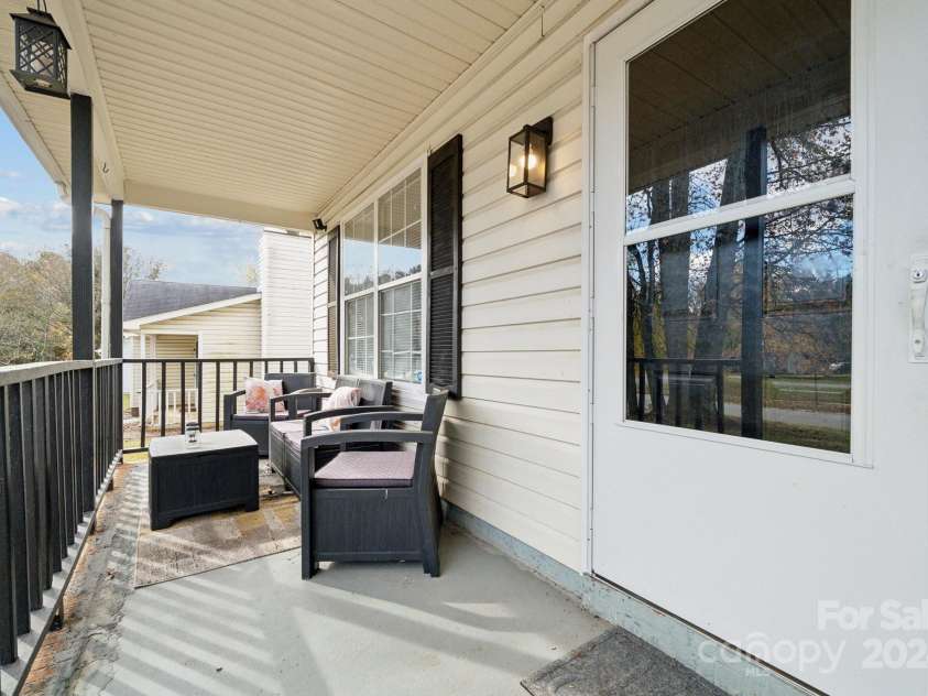 1324 Eagles Landing Drive, Charlotte, NC 28214.  MLS# CAR4203039, YatesRealty ID 15594. 