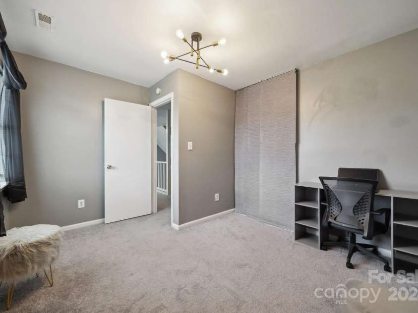1324 Eagles Landing Drive, Charlotte, NC 28214.  MLS# CAR4203039, YatesRealty ID 15594. 