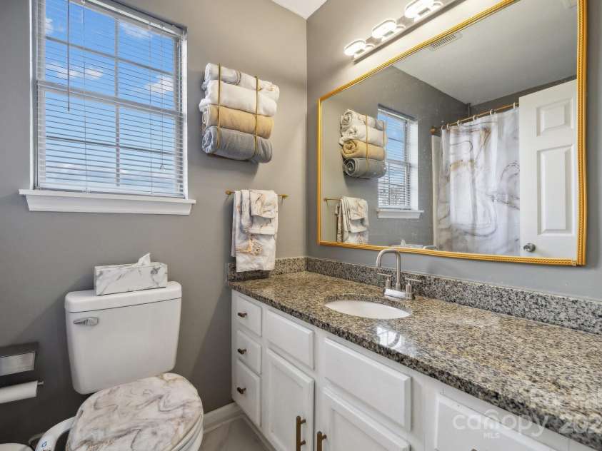 1324 Eagles Landing Drive, Charlotte, NC 28214.  MLS# CAR4203039, YatesRealty ID 15594. 