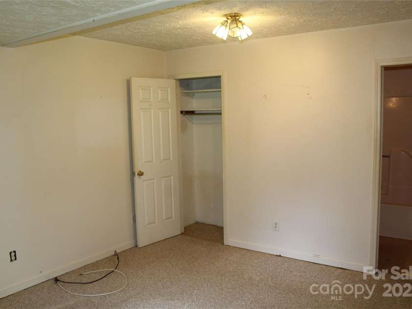 2556 NC 126 Highway, Morganton, NC 28655.  MLS# CAR4294622, YatesRealty ID 15595. 