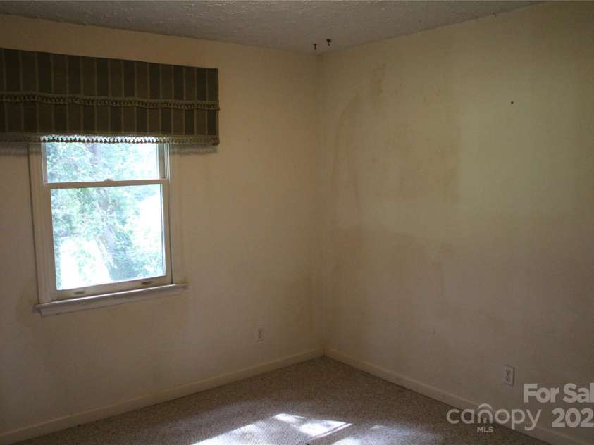 2556 NC 126 Highway, Morganton, NC 28655.  MLS# CAR4294622, YatesRealty ID 15595. 