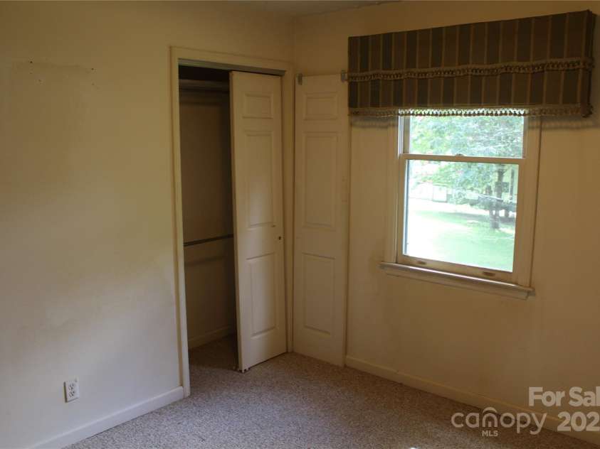 2556 NC 126 Highway, Morganton, NC 28655.  MLS# CAR4294622, YatesRealty ID 15595. 