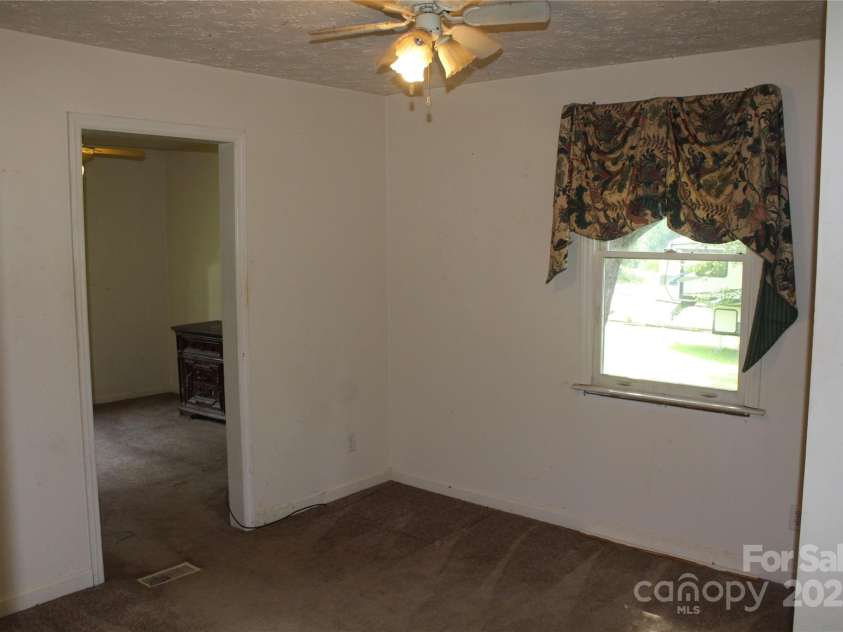 2556 NC 126 Highway, Morganton, NC 28655.  MLS# CAR4294622, YatesRealty ID 15595. 