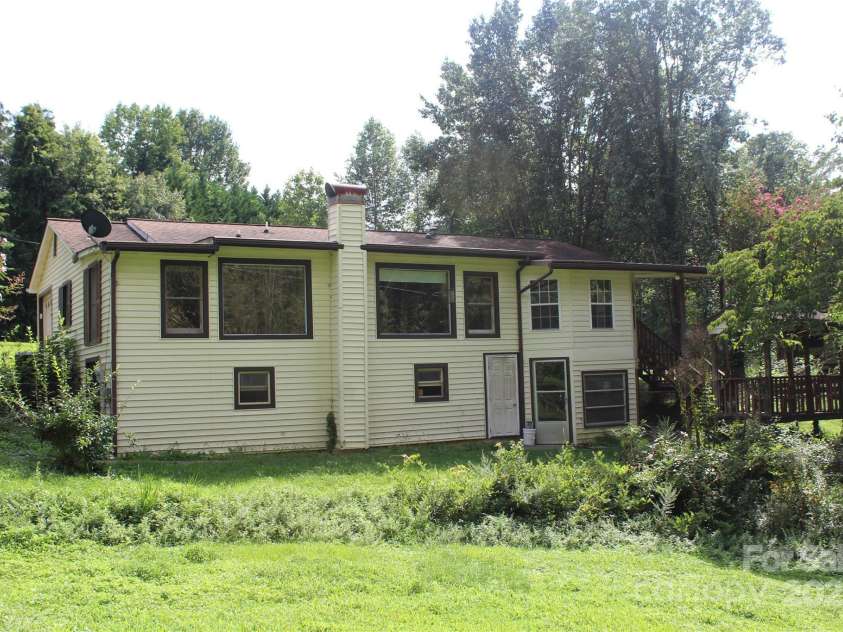 2556 NC 126 Highway, Morganton, NC 28655.  MLS# CAR4294622, YatesRealty ID 15595. 
