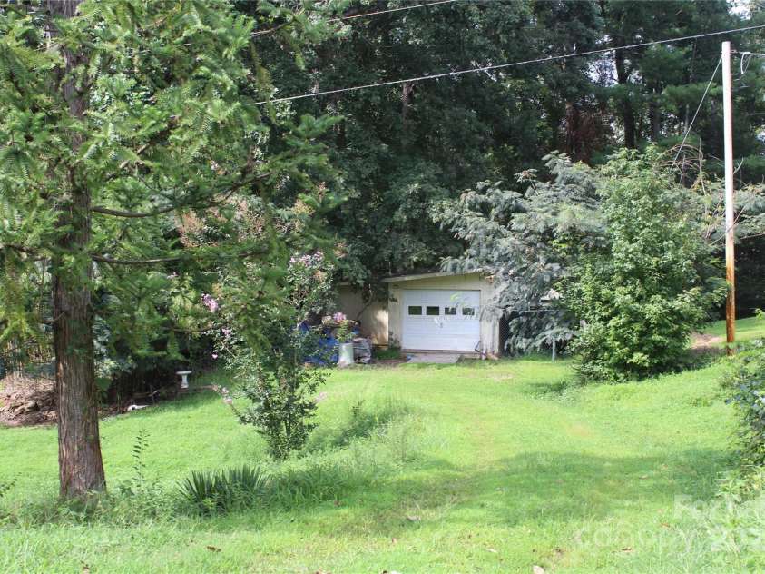 2556 NC 126 Highway, Morganton, NC 28655.  MLS# CAR4294622, YatesRealty ID 15595. 