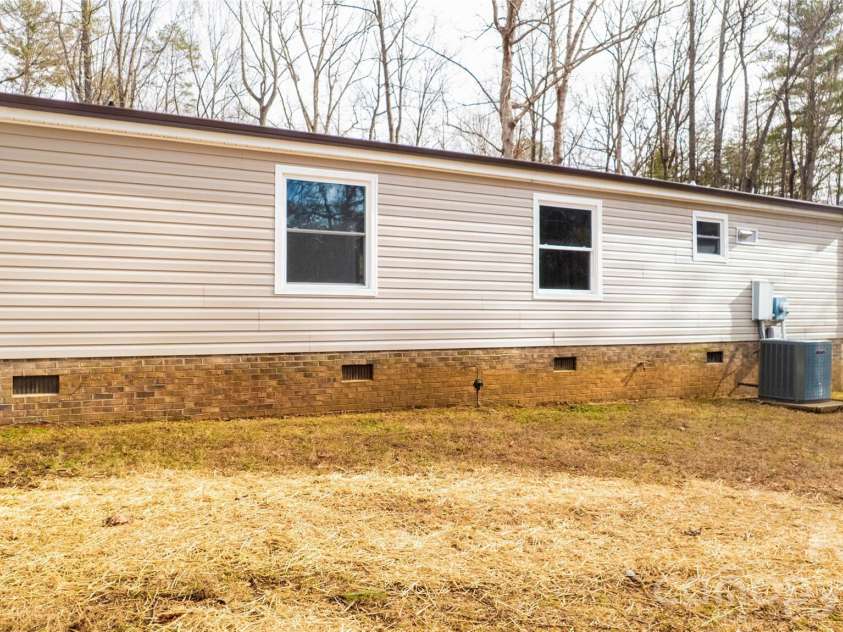 1380 Jacobs Lane, Morganton, NC 28655.  MLS# CAR4334721, YatesRealty ID 15596. 