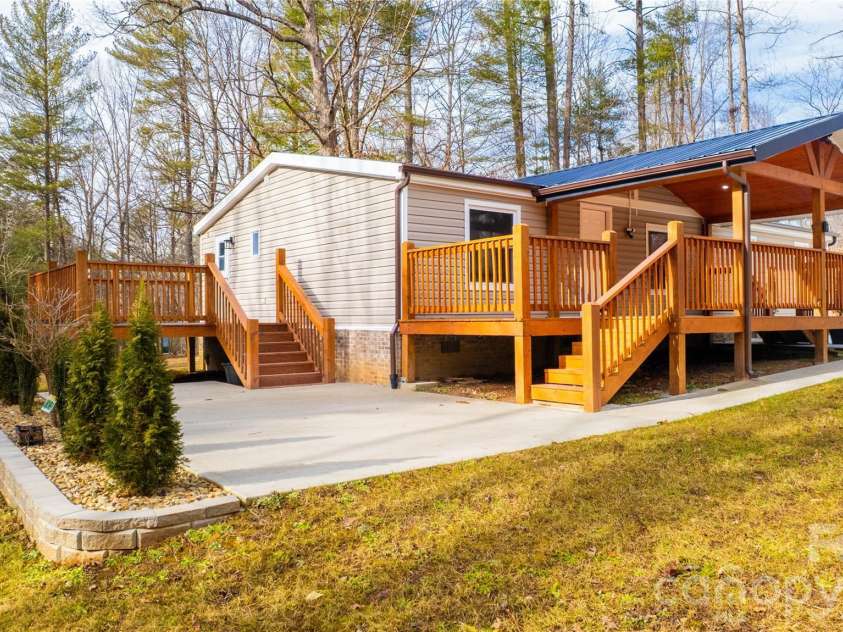1380 Jacobs Lane, Morganton, NC 28655.  MLS# CAR4334721, YatesRealty ID 15596. 