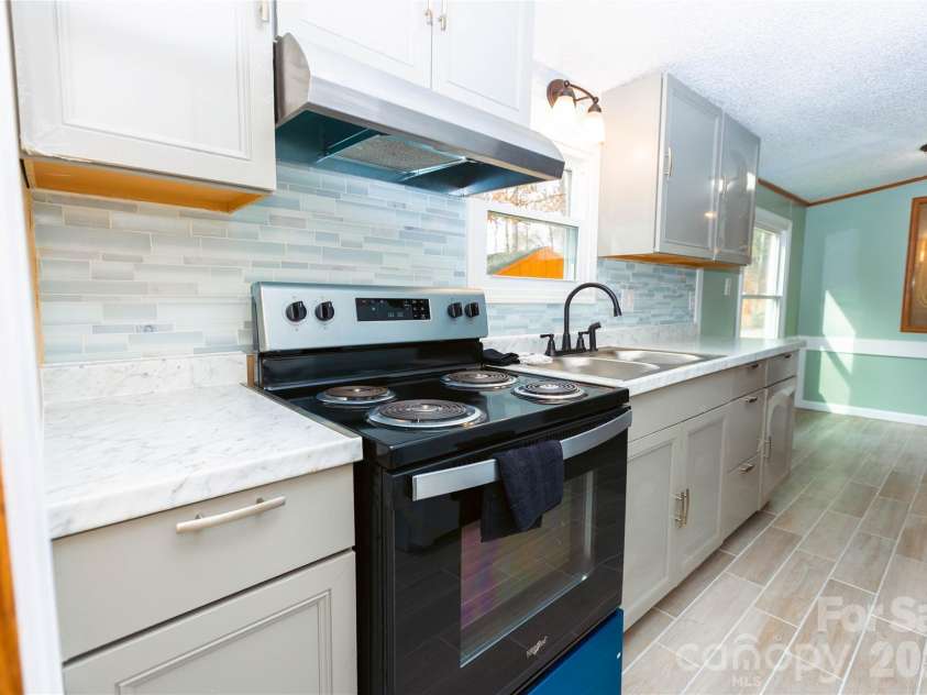 1380 Jacobs Lane, Morganton, NC 28655.  MLS# CAR4334721, YatesRealty ID 15596. 
