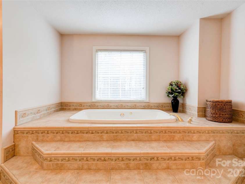 1026 Stage Coach Trail, Lawndale, NC 28090.  MLS# CAR4239349, YatesRealty ID 15597. Primary Bath