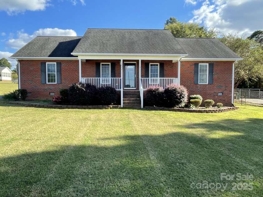 232 Gold Street, New London, NC 28127.  MLS# CAR4309607, YatesRealty ID 156. 
