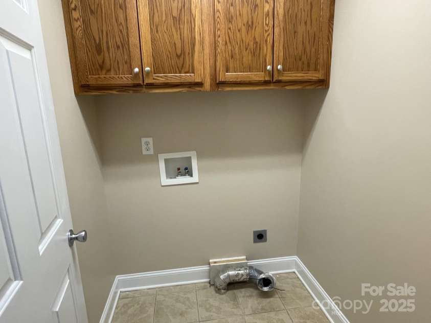 232 Gold Street, New London, NC 28127.  MLS# CAR4309607, YatesRealty ID 156. 