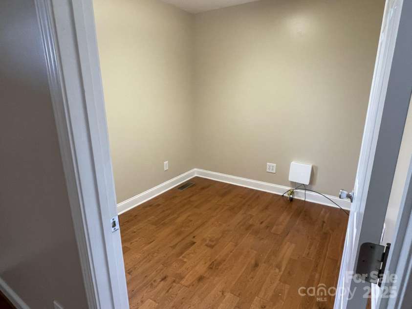 232 Gold Street, New London, NC 28127.  MLS# CAR4309607, YatesRealty ID 156. Office area