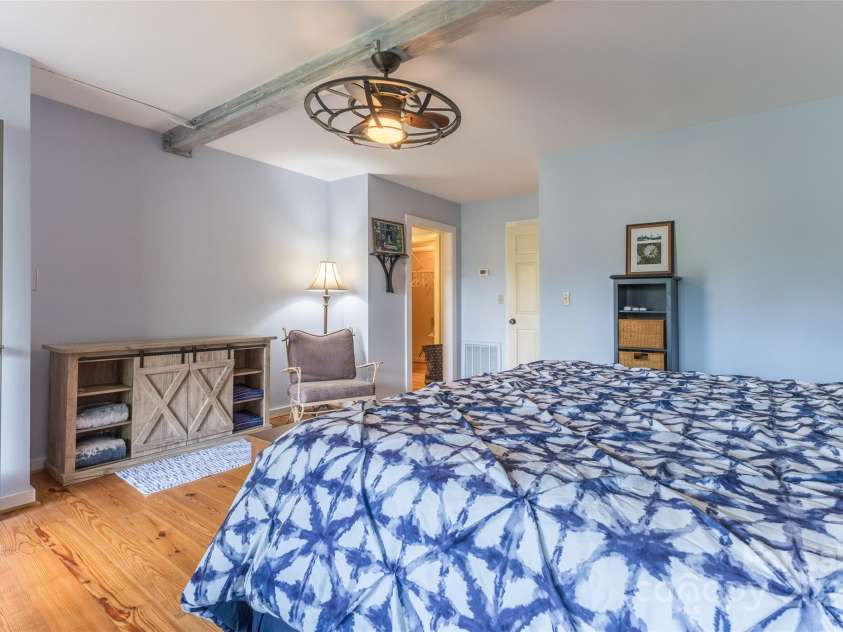 86 Racquet Club Villas Drive, Sapphire, NC 28774.  MLS# CAR4185779, YatesRealty ID 1560. 