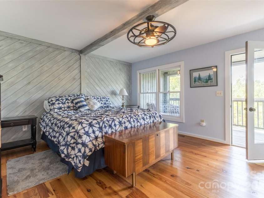 86 Racquet Club Villas Drive, Sapphire, NC 28774.  MLS# CAR4185779, YatesRealty ID 1560. 