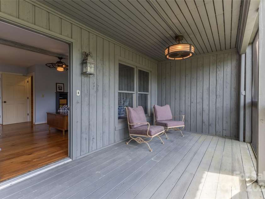 86 Racquet Club Villas Drive, Sapphire, NC 28774.  MLS# CAR4185779, YatesRealty ID 1560. 