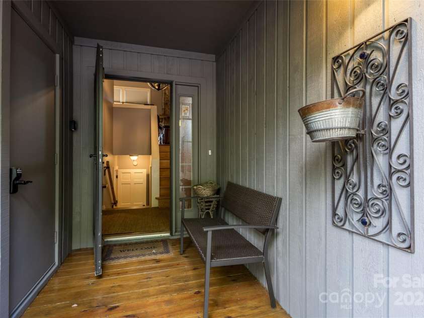 86 Racquet Club Villas Drive, Sapphire, NC 28774.  MLS# CAR4185779, YatesRealty ID 1560. 